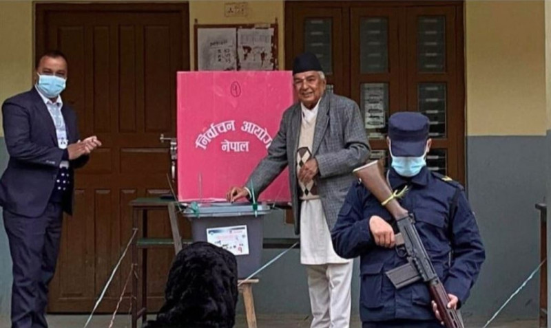कांग्रेस वरिष्ठ नेता पौडेलले गरे मतदान 
